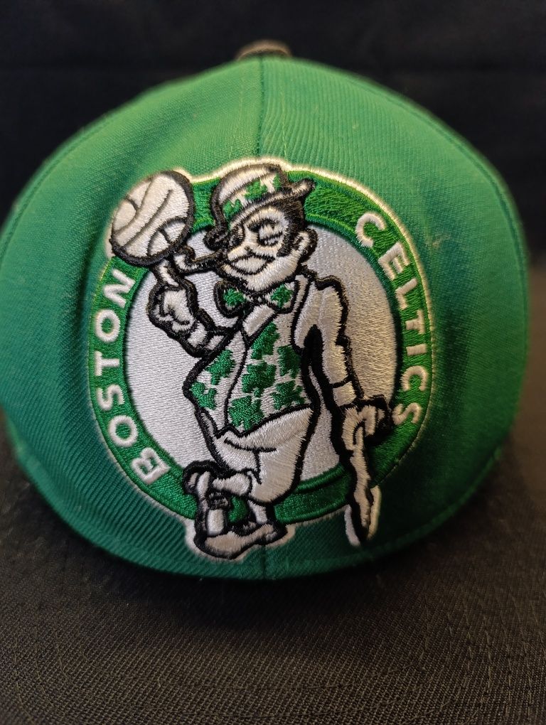 Шапка на Boston Celtics
