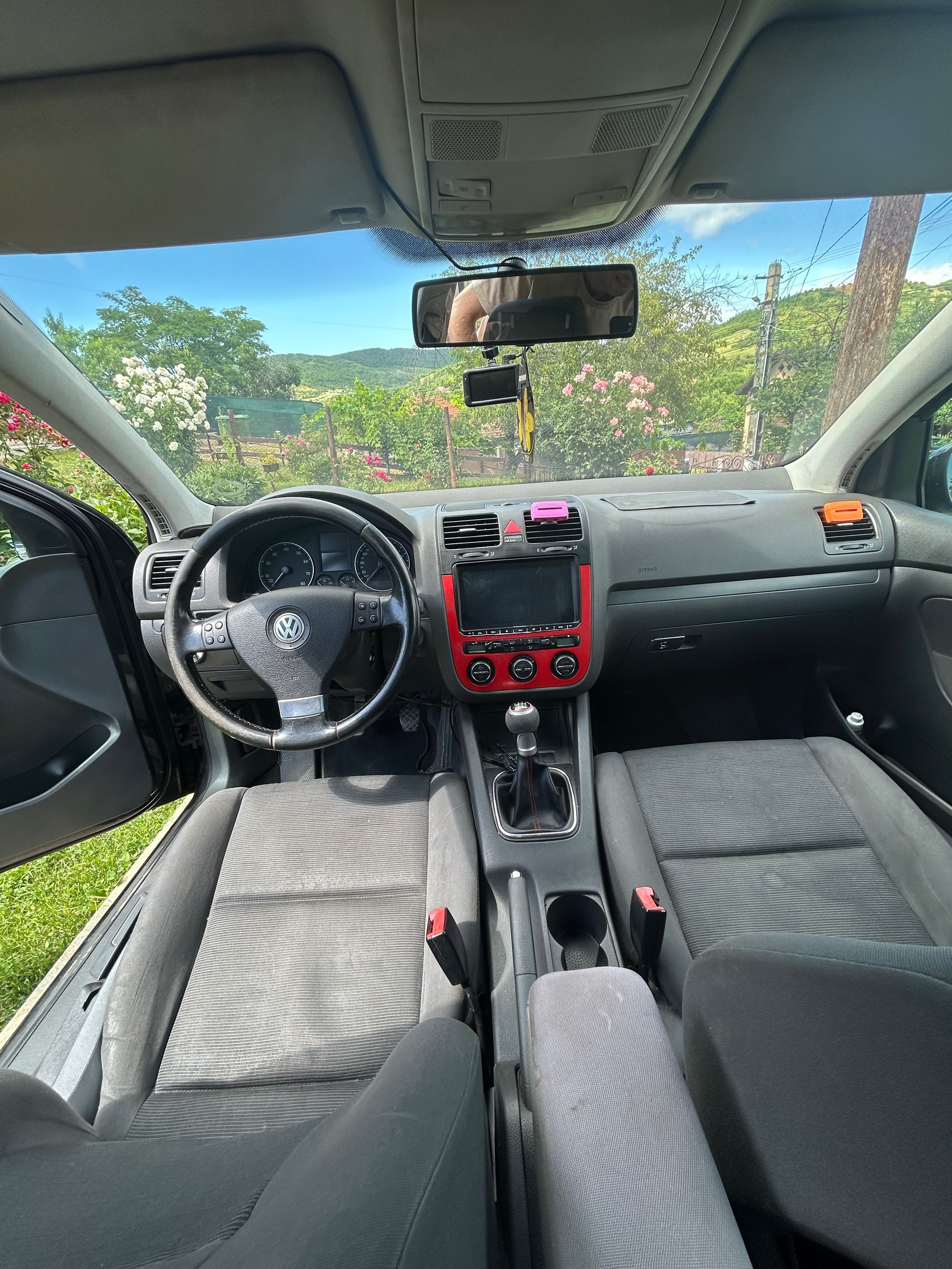Vând golf 5 1.6 benzină