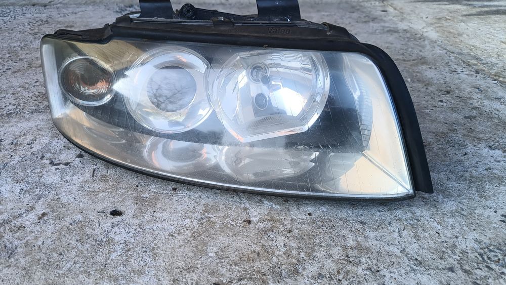 Десен фар за АУДИ А4 Б6