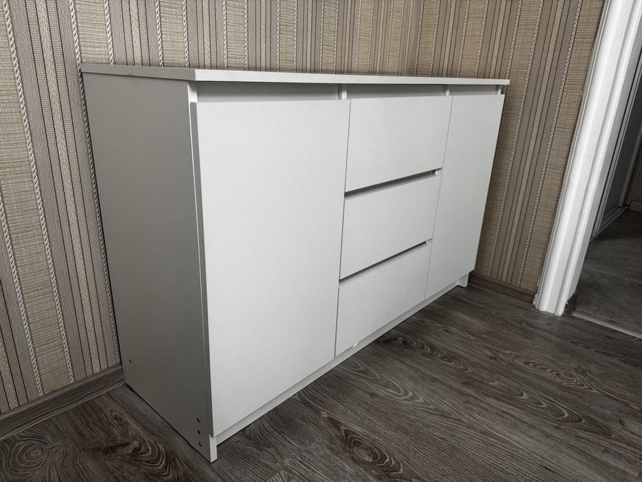 Продам: Комод, Тв тумба, журнальный столик, Стол.