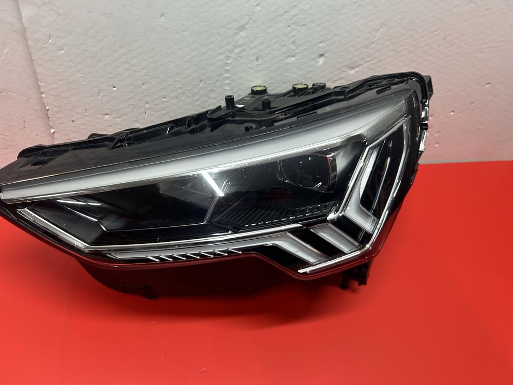 Far faruri Audi Q3 83A full led adaptiv 2020-2023 stanga