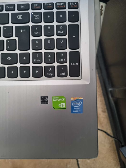 Laptop LENOVO Z50