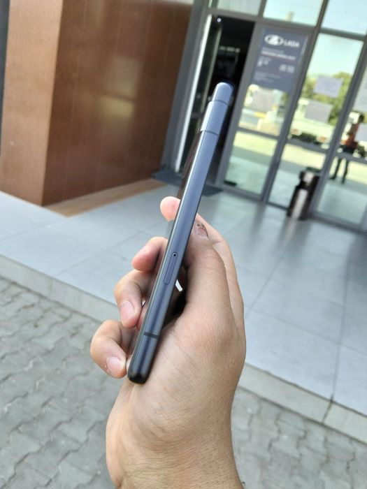 Google Pixel 7A, (Pixel buds bonus)