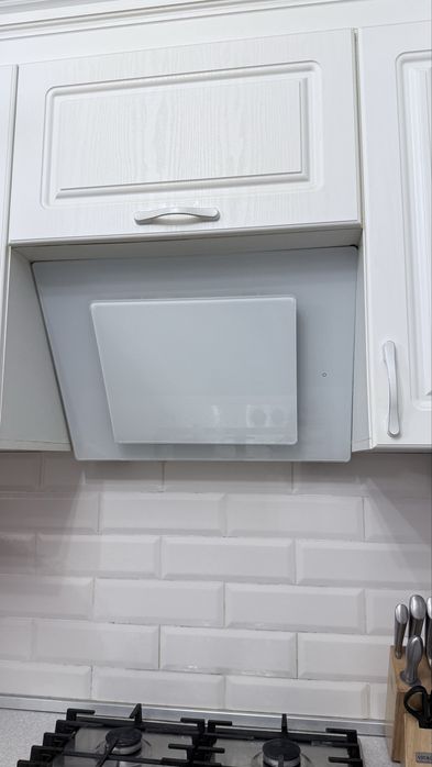 Вытяжка Midea