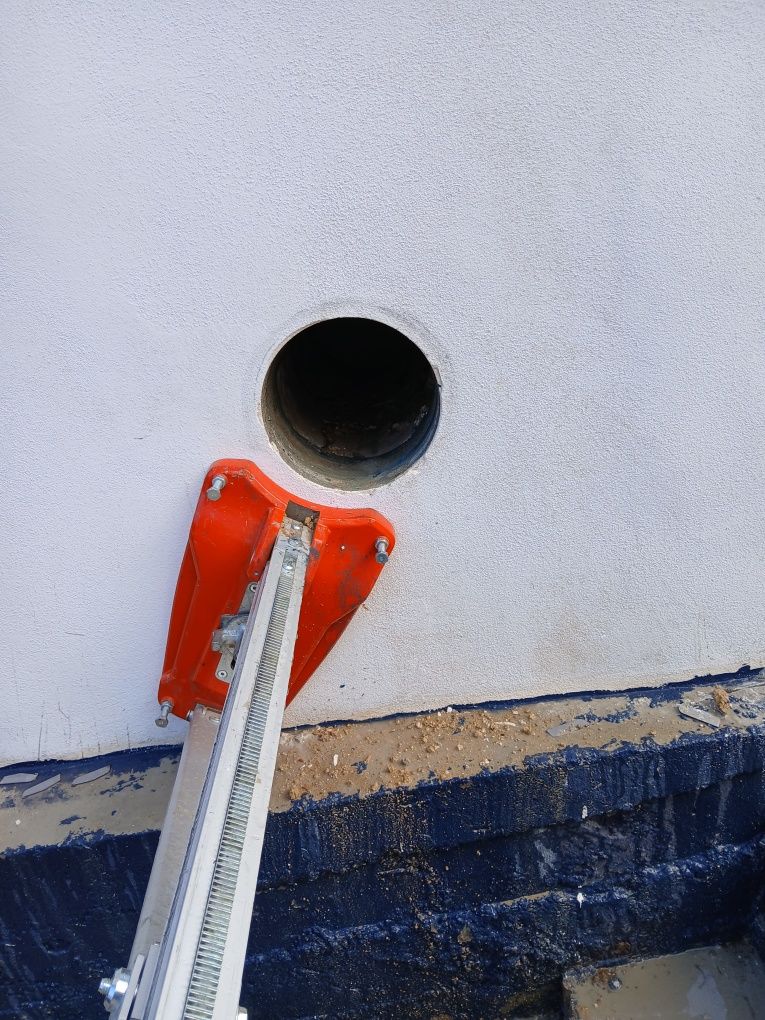Gaura hota, Resita si imprejurimi