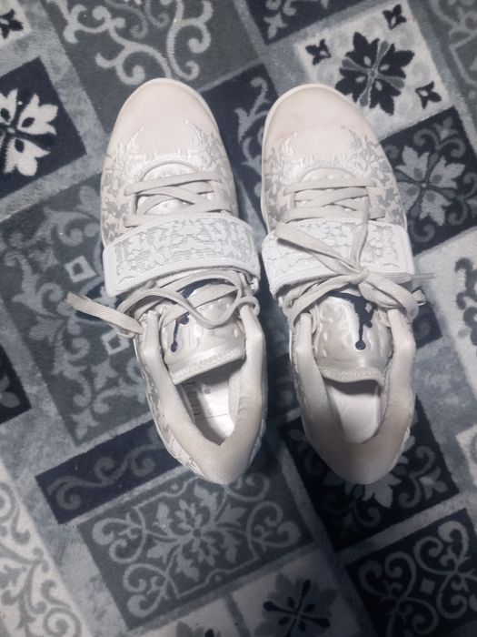 Vând jordan barbati  ZION 3