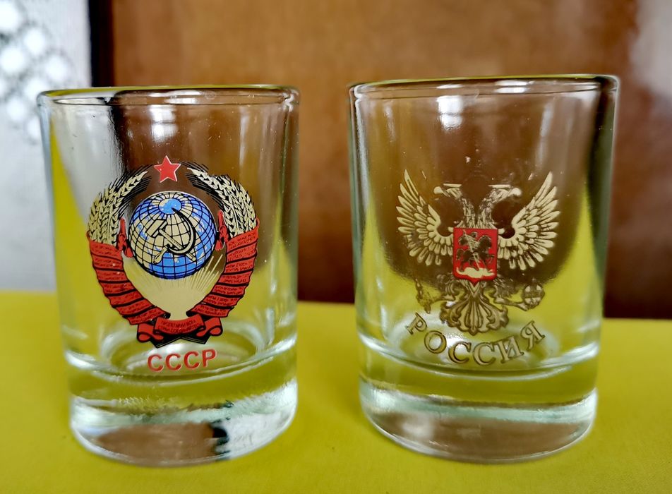 Стопки герб СССР и России