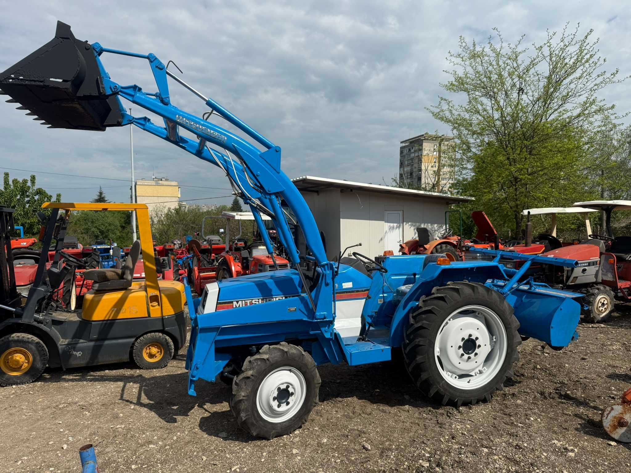 Челен товарач MITSUBISHI MT2801 4x4