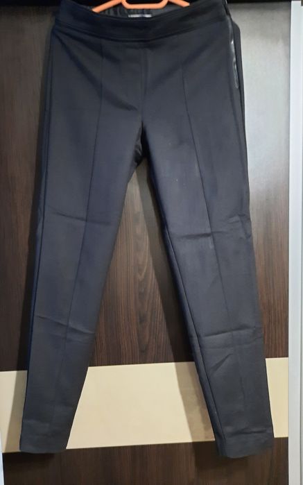 Vand pantaloni marimea M