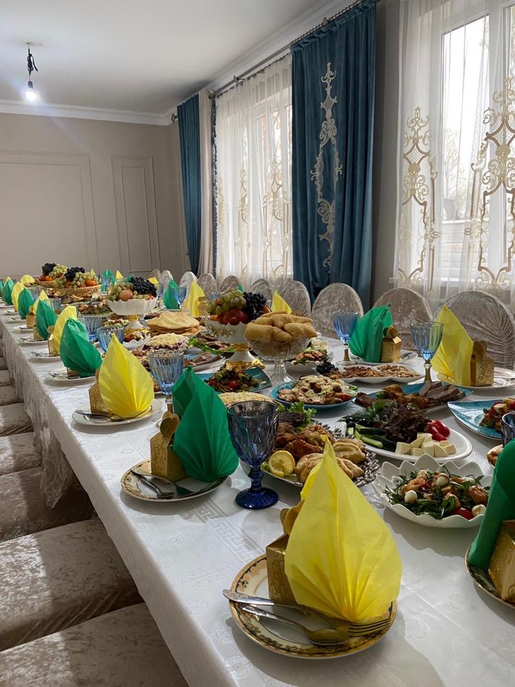 Продам столик. Почти новый