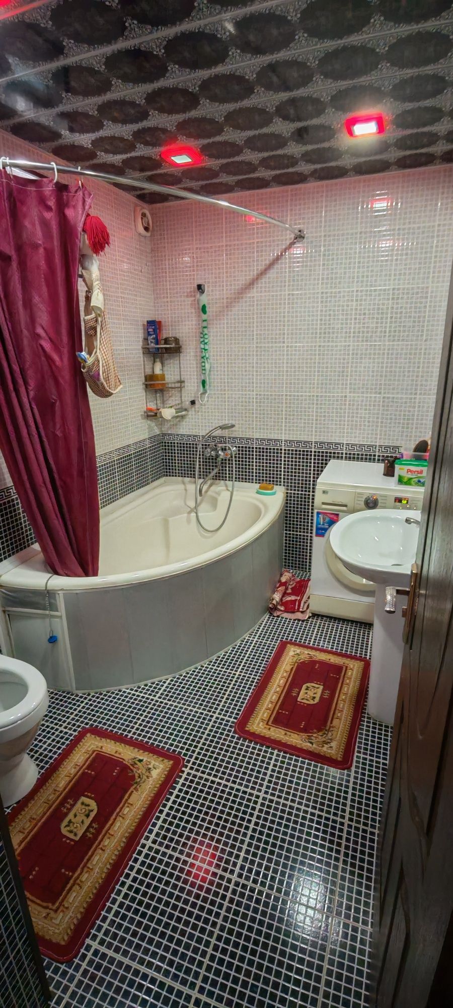 Продаю срочно квариту не дорого со всеми вещами и мебелью