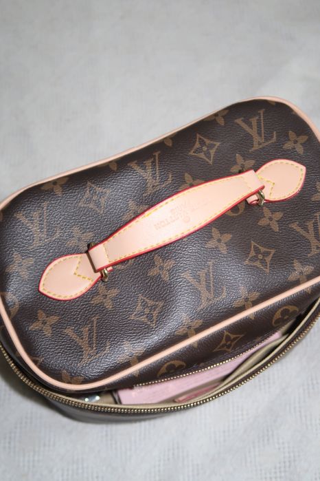 Louis vuitton чанта за грим