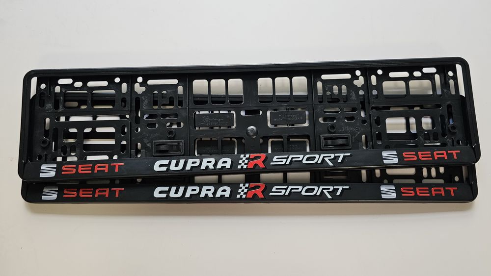 Комплект персонализирани рамки Сеат за регистрационни номера