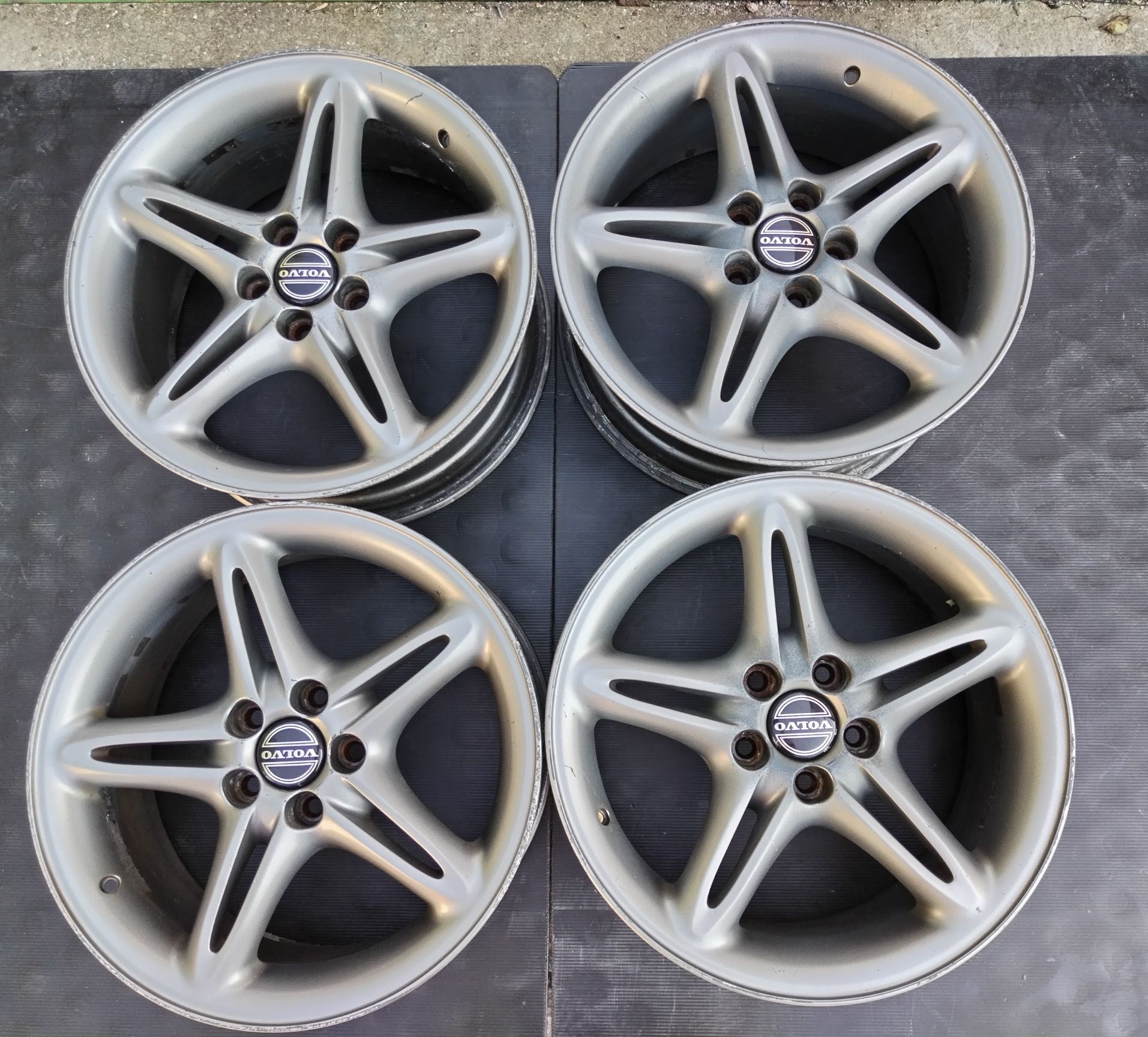 5x108 VOLVO 7Jx17 x43