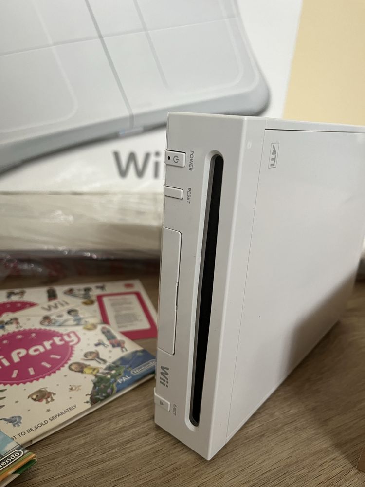 Consolă Wii Nintendo + Placă Wii Balance Board
