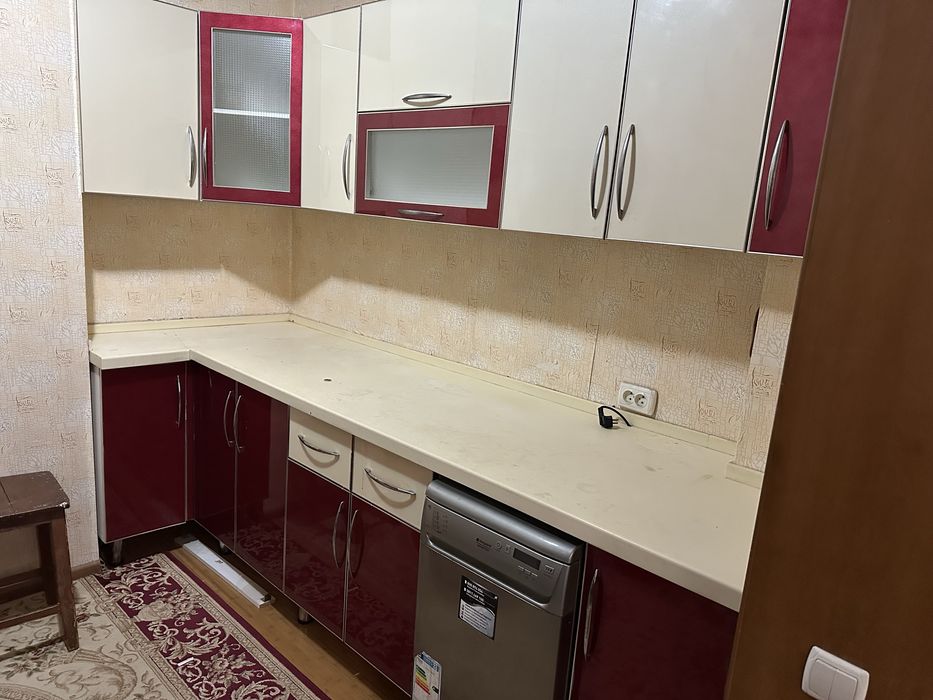 Ошхона мебели сотилади. Б/у