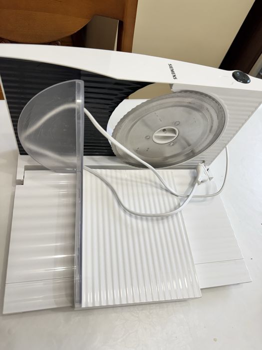 Машина за рязане на колбас