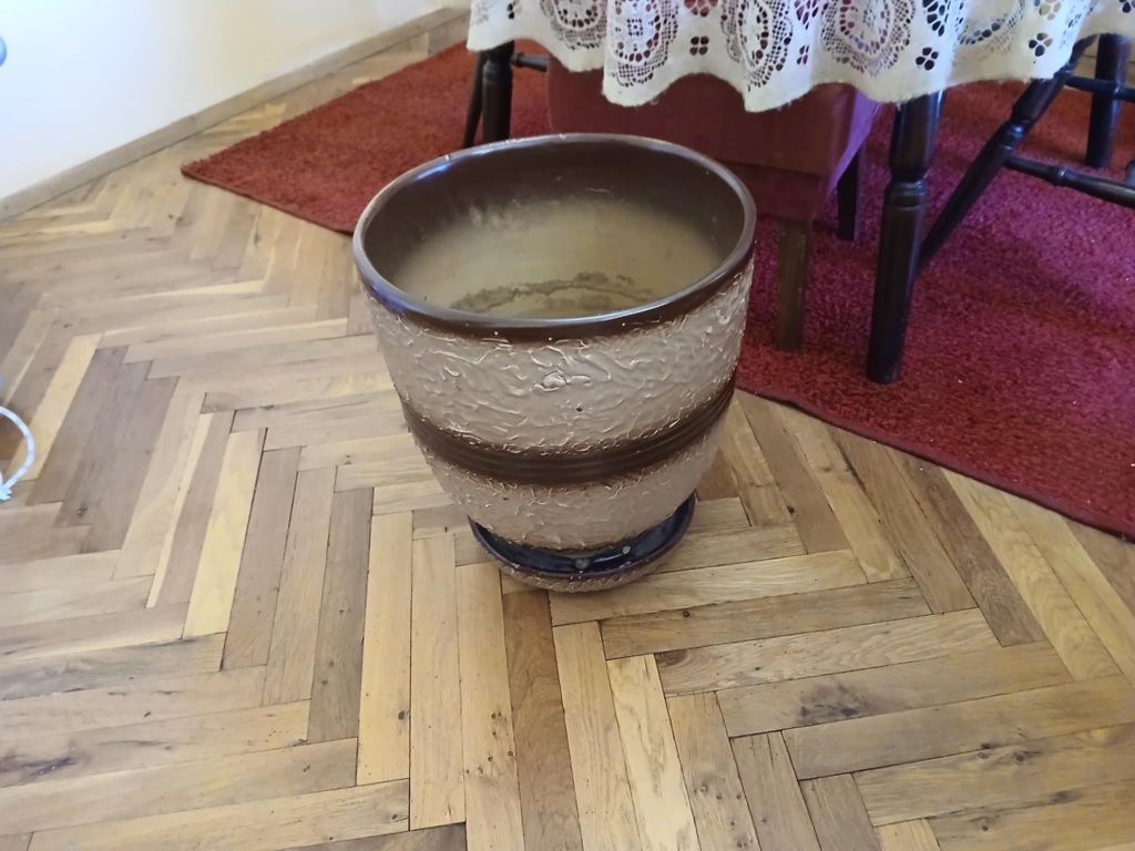 Керамична саксия