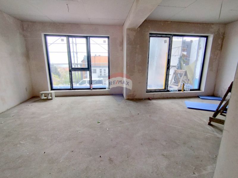 Продава се Тристаен апартамент в Варна, Виница - 119 кв.м за 1429 €/кв.м - Снимка #1