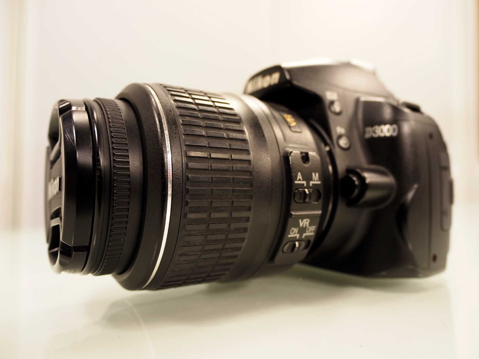 фотоапарат Nikon D3000 с обектив AF-S Nikkor 18-55 1:3.5-5.6 G