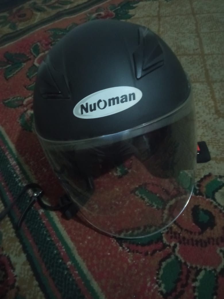 шлем для защиты при вождении