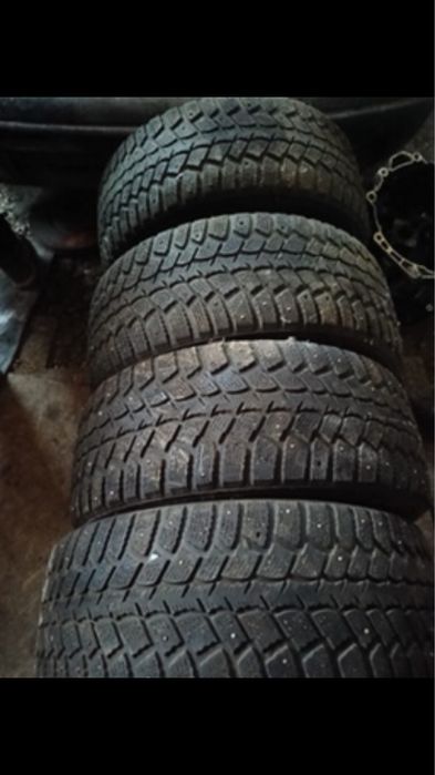 Шины kumho  для кроссоверов минивенов новые зимние балоны шипы