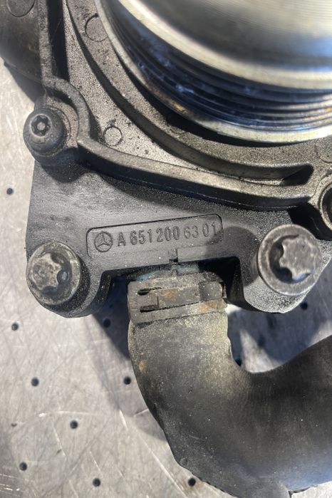 Pompa apa A 651 200 63 01 Mercedes-Benz C-Class W204/S204