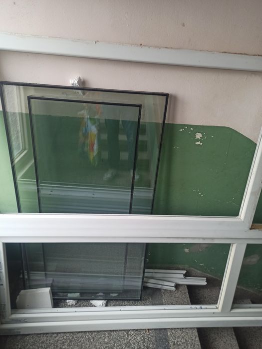 Вратопрозорец PVC