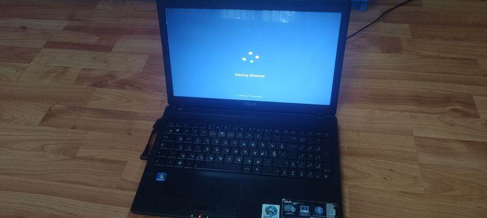 Продавам лаптоп-Asus