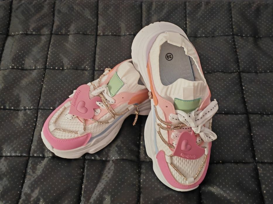 Adidași noi măsura 39