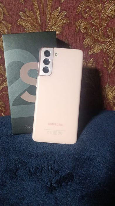 Продам телефон S21