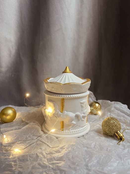 Свеча карусель в гипсе