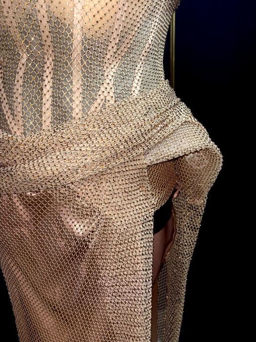 Rochie lunga pe corset