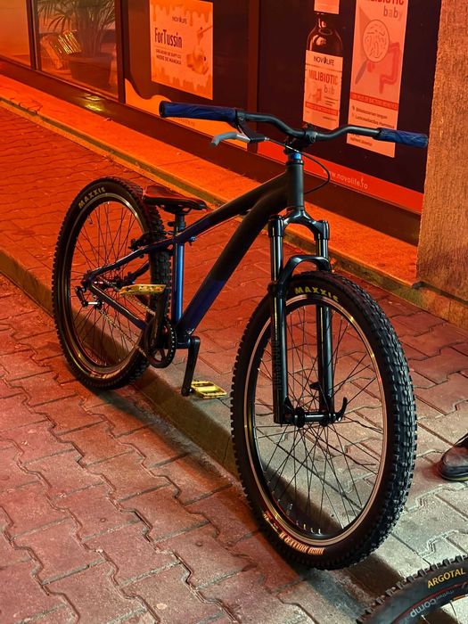 Bicicleta dirt jumper