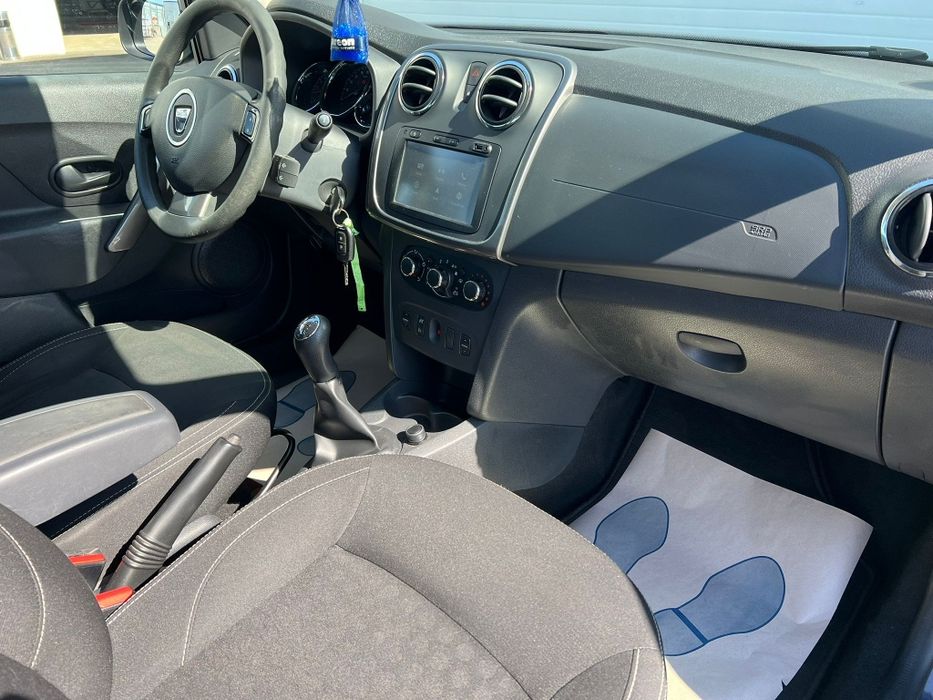 Vînd Dacia Logan MCV benzina