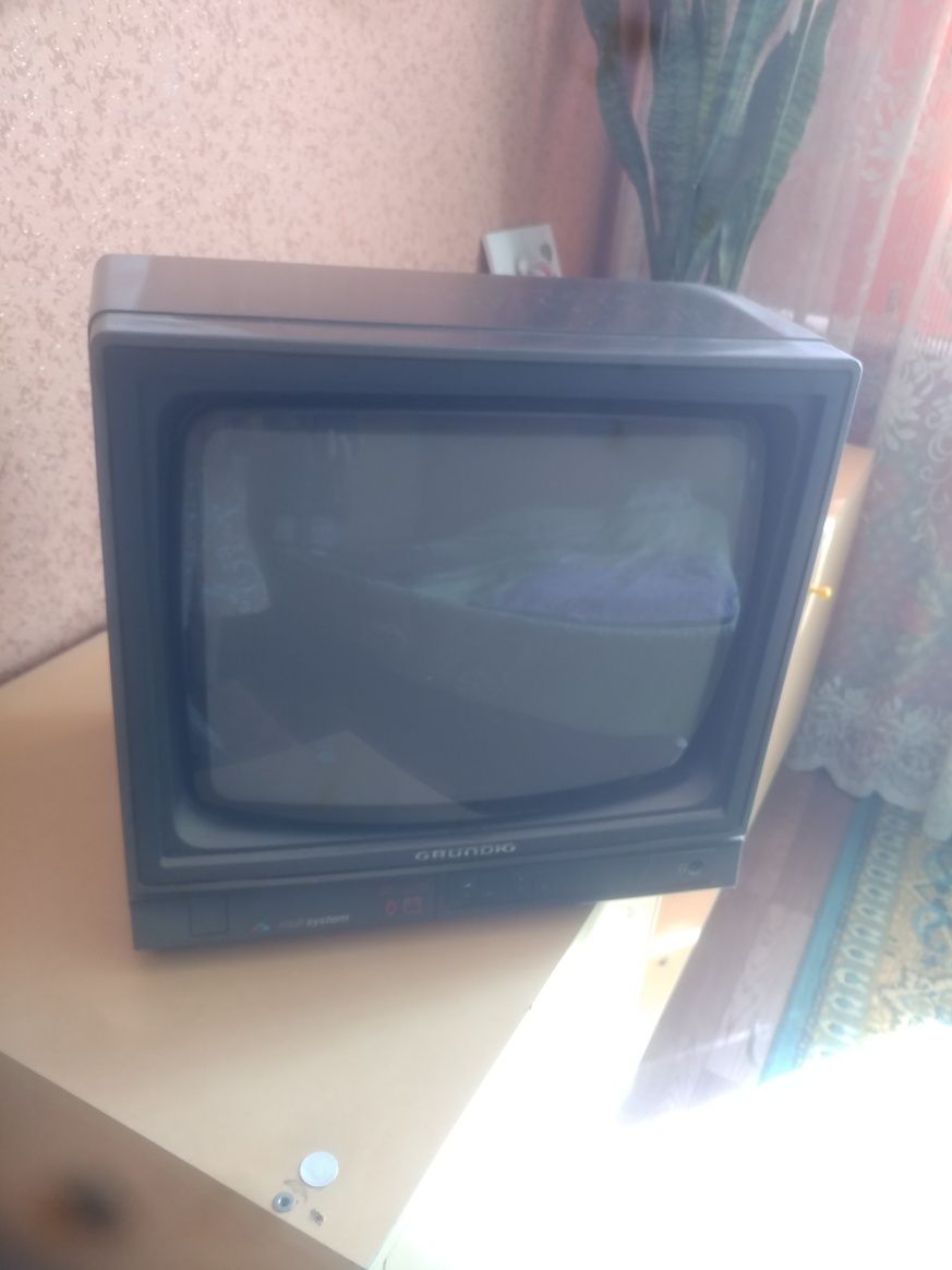Телевизор Grundig в рабочем состояние