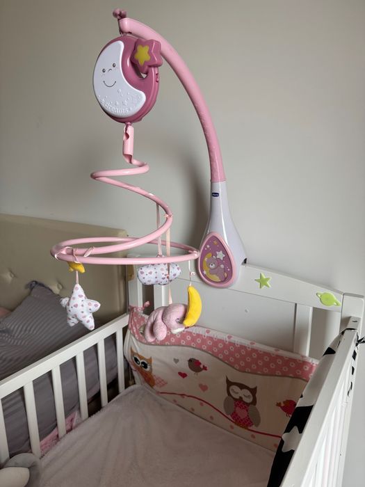 Carusel pătuț chicco