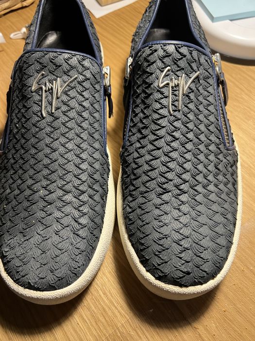 Vand  pantofi Giuseppe Zanotti  marimea 42
