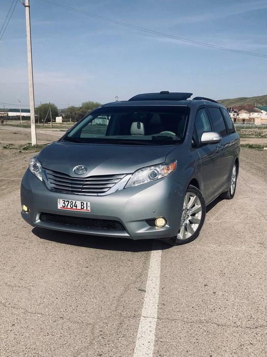 Тайота сиенна 2011 год объем 3.5 комплектация лимитед