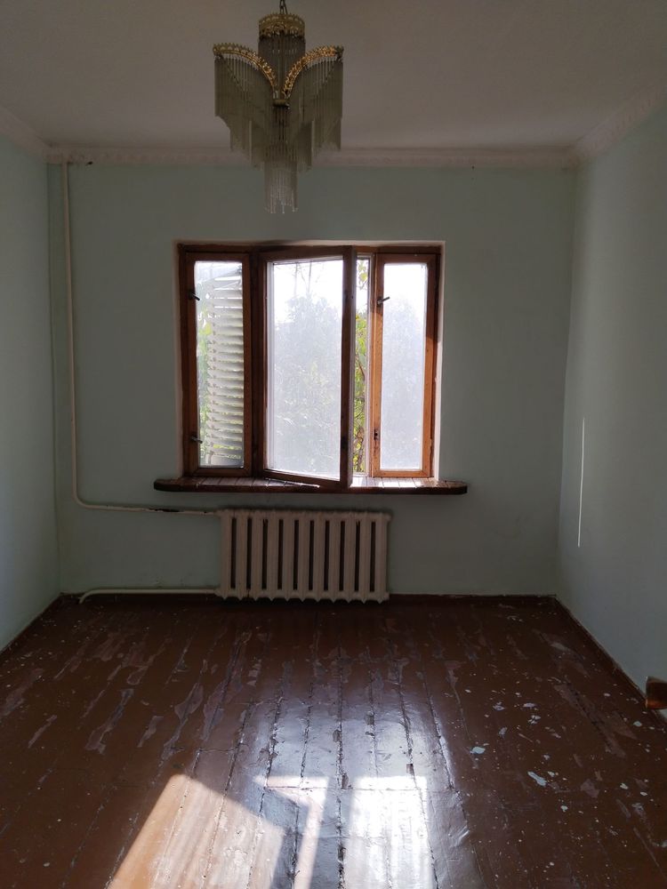 Yunusobod-13. 2/4/5. Balkon 2*6. Srochno prodam kvartiru bez remonta