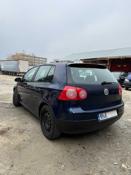 Volkswagen Golf 5 4 usi, 1.6 FSI, 115 cai 6+1 viteze