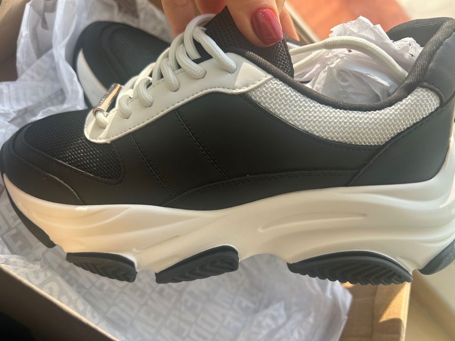 Сникърси Steve Madden