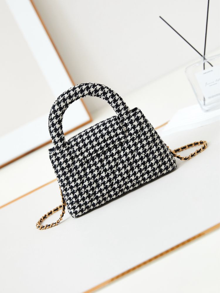 Geanta Chanel 19 cm