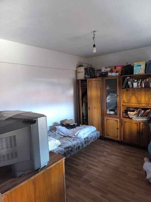 De vânzare apartament 2 camere+garaj