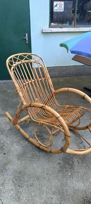 Ратанов люлеещ стол