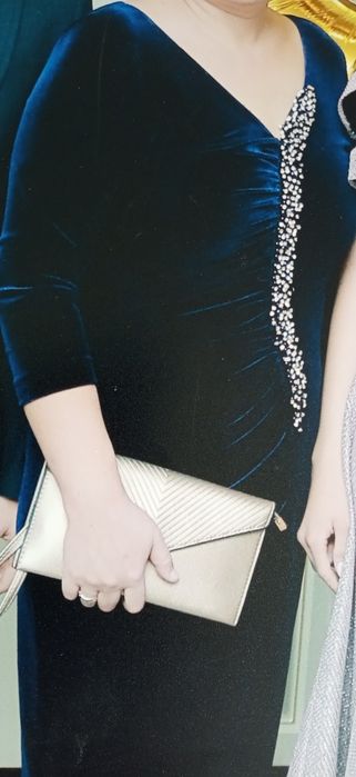 Продам платье,велюр.