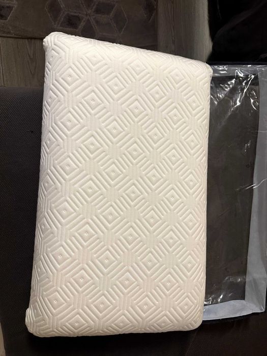 Възглавница с мемори пяна – като нова, ползвана само веднъж