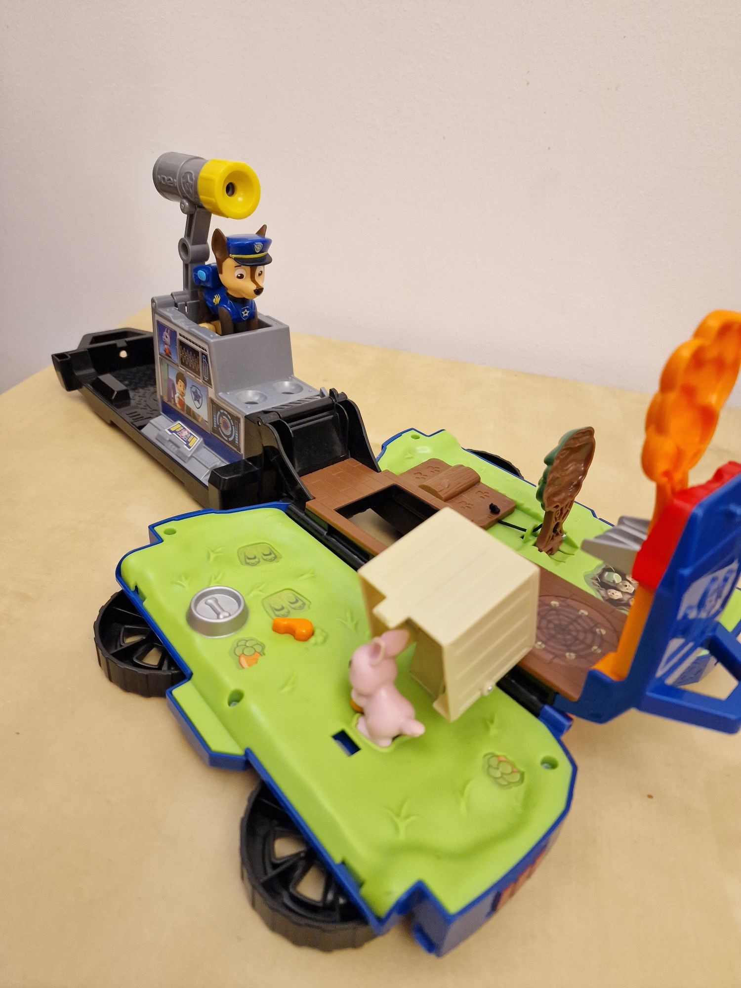 Masina Paw Patrol Chase's Ride N Rescue Patrula Catelusilor