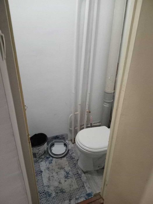 Srochno sotiladi Yunusobod 13 2 hona 53000ye