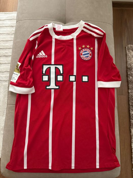 Тениска Bayern Munchen с име и номер